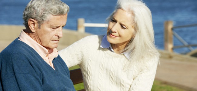 Cinco consejos para comunicarte con quien sufre alzhéimer (demencia).