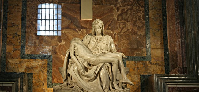 La Piedad, escultura sublime de Miguel Ángel, es la primera obra firmada por el artista