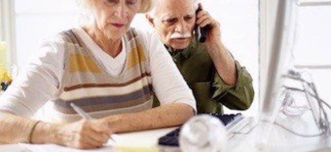 Personas mayores podrían ofrecer  sus servicios en internet